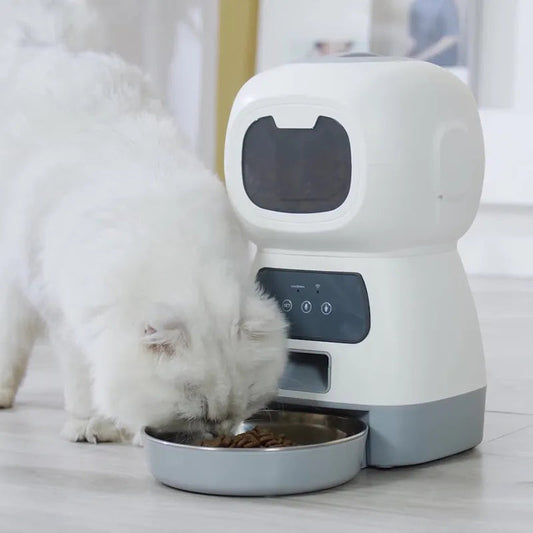 Smart feeder that delivers timely meals for your pet, even when you’re away.