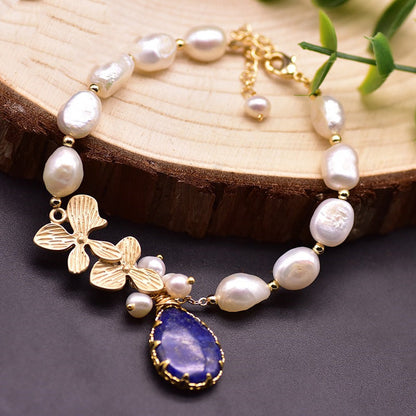 Classic pearl bracelet that adds timeless elegance to any outfit.