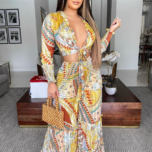 Stylish and cozy two-piece set perfect for chic autumn outfits.